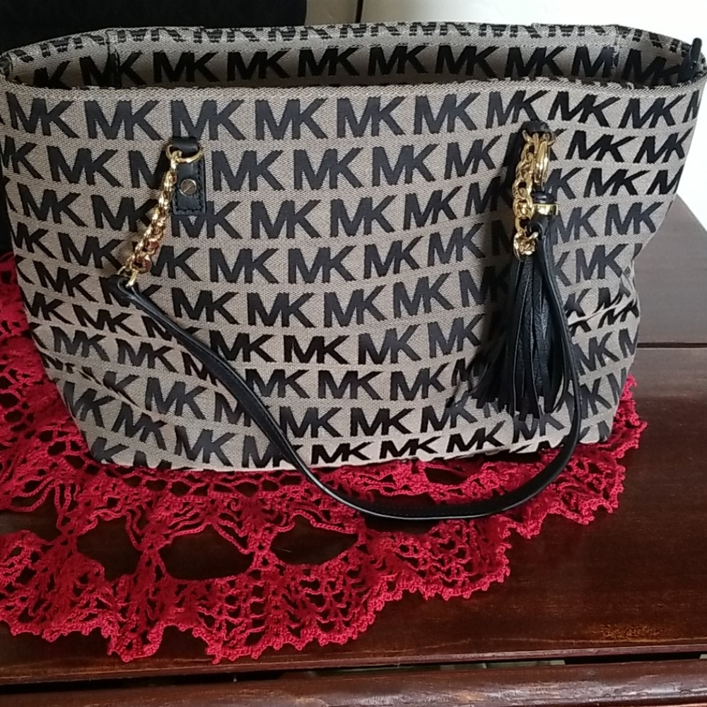 Michael Kors tote